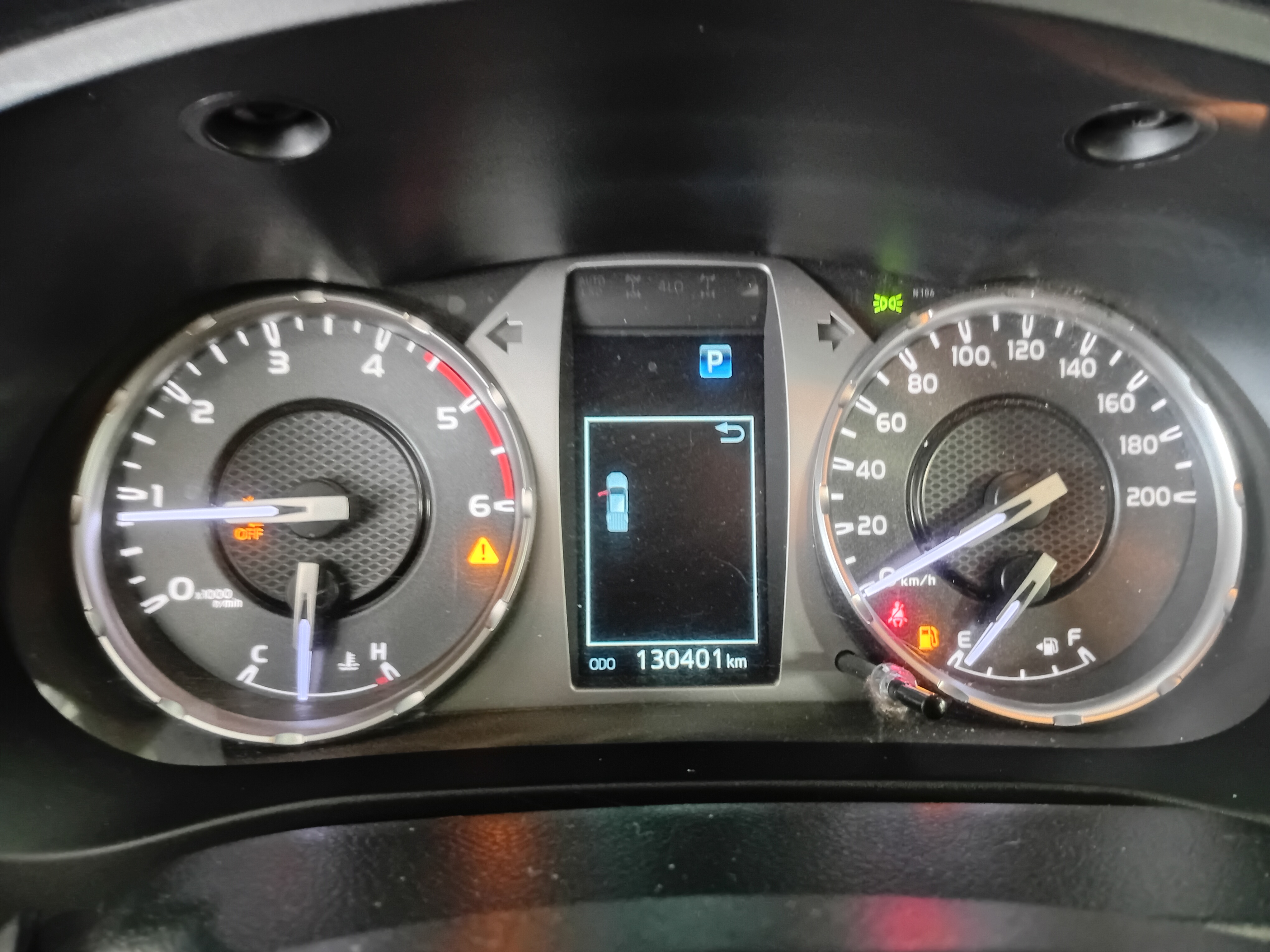 Toyota-HILUX-2.8 D-4D TURBO DIESEL CD SRX 4X4 AUTOMÁTICO