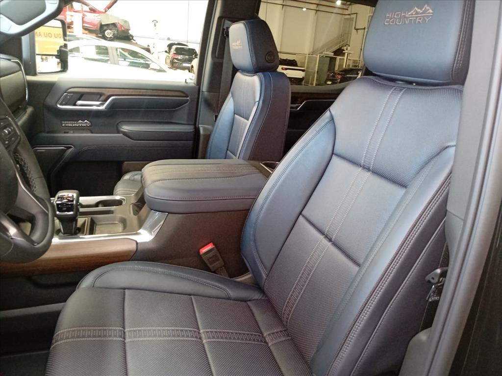 SILVERADO 5.3 V8 GASOLINA 1500 HIGH COUNTRY 4X4 AUTOMÁTICO8