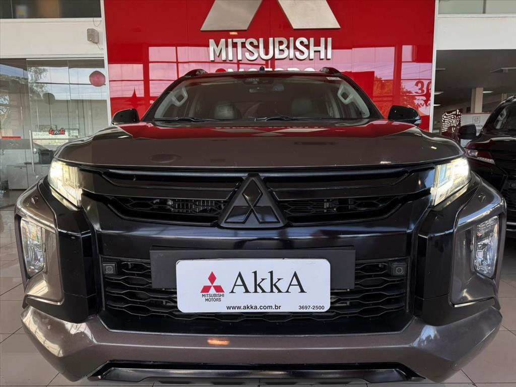 Mitsubishi-L200 TRITON-2.4 16V TURBO DIESEL SPORT HPE-S CD 4P 4X4 AUTOMÁTICO