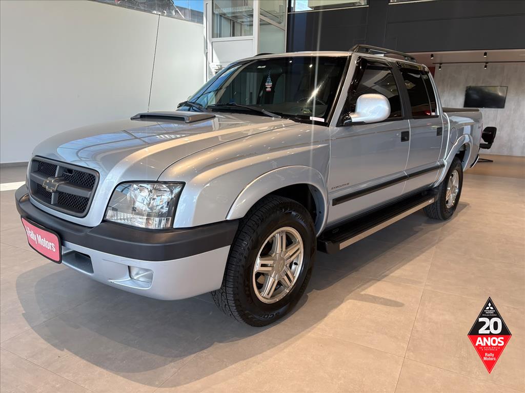 GM - Chevrolet-S10-2.8 EXECUTIVE 4X4 CD 12V TURBO ELECTRONIC INTERCOOLER DIESEL 4P MANUAL