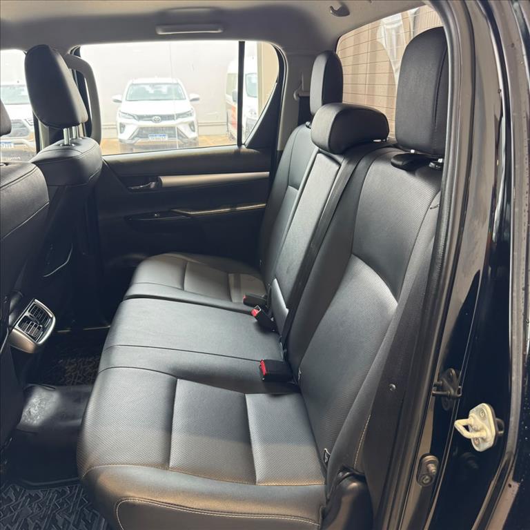 HILUX 2.8 D-4D TURBO DIESEL CD SRX 4X4 AUTOMÁTICO12
