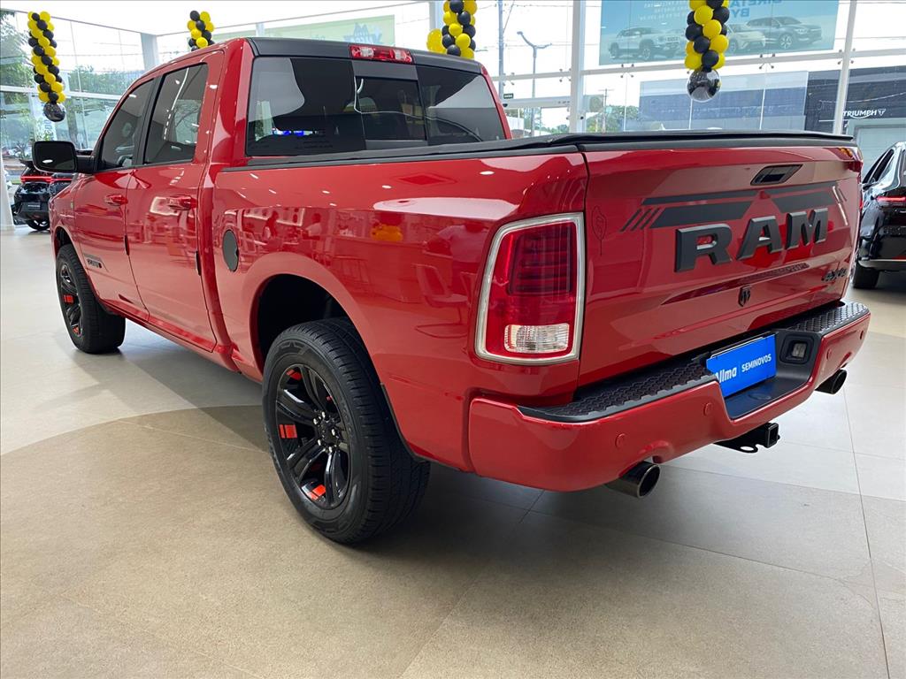 CLASSIC 5.7 V8 GASOLINA LARAMIE NIGHT EDITION CD 4X4 AUTOMÁTICO6