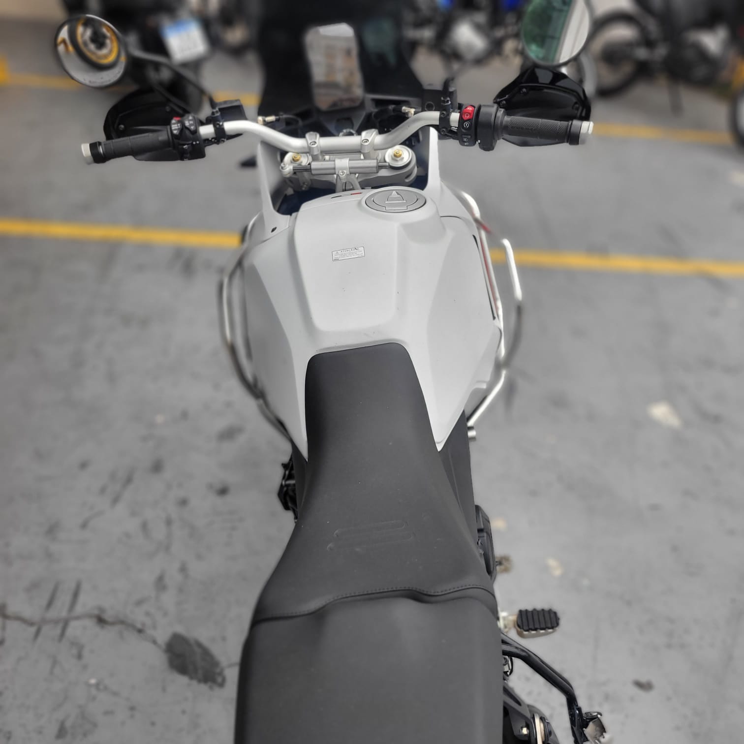 DUCATI-DESERT X-DESERT X