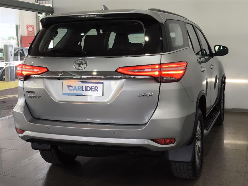 HILUX SW4 2.8 D-4D TURBO DIESEL SRX 7L 4X4 AUTOMÁTICO10