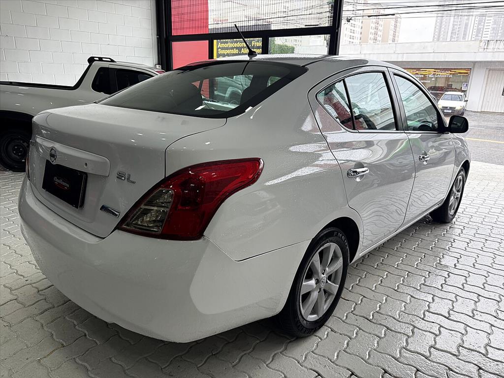 Nissan Versa - 1.6 16V FLEX SL 4P MANUAL