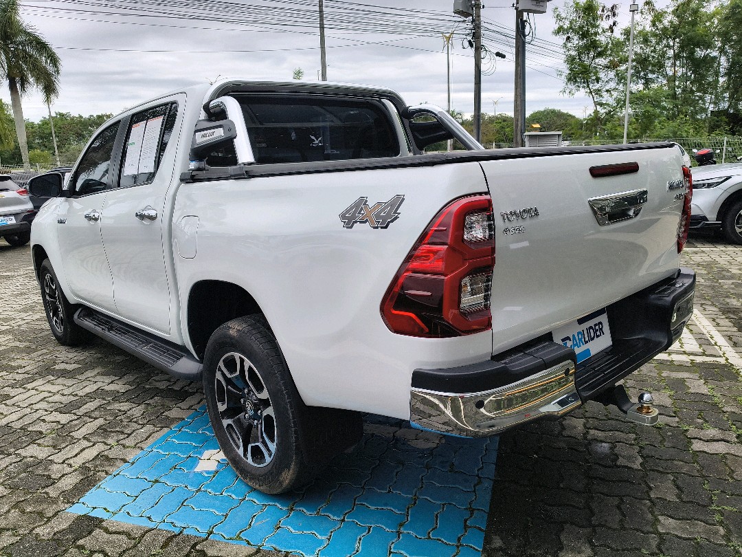 HILUX 2.8 D-4D TURBO DIESEL CD SRX 4X4 AUTOMÁTICO5