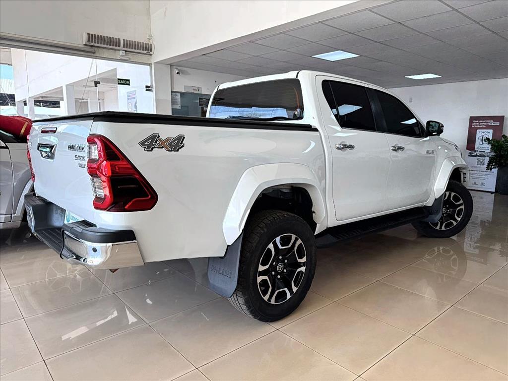 HILUX 2.8 D-4D TURBO DIESEL CD SRX 4X4 AUTOMÁTICO3