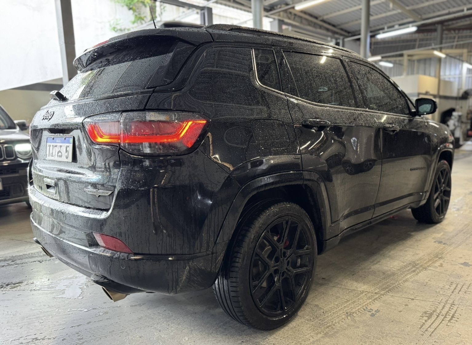 COMPASS 2.0 HURRICANE 4 TURBO GASOLINA BLACKHAWK AT916