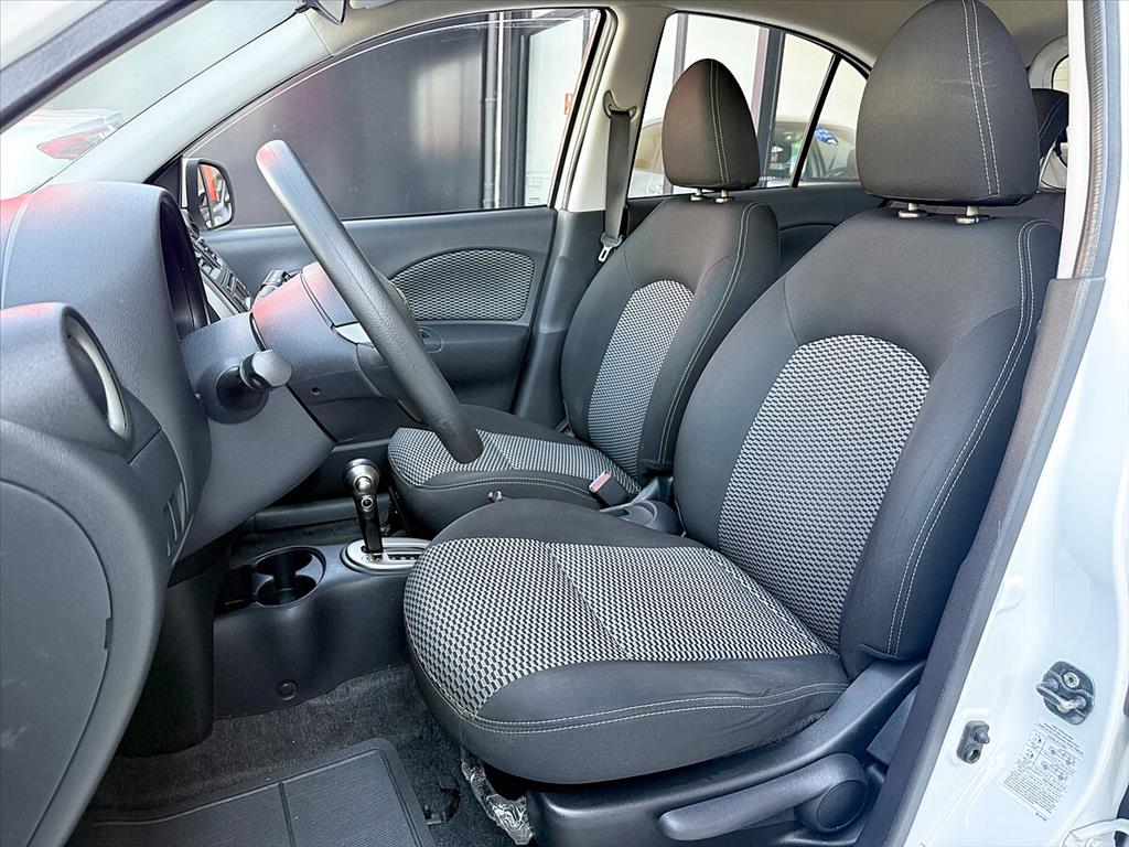 Nissan March - 1.6 SV 16V FLEXSTART 4P XTRONIC