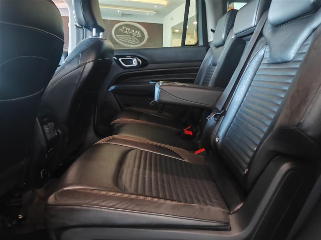 COMMANDER 2.0 TD380 TURBO DIESEL LIMITED AT9 COMMANDER 2.0 TD380 TURBO DIESEL LIMITED AT9