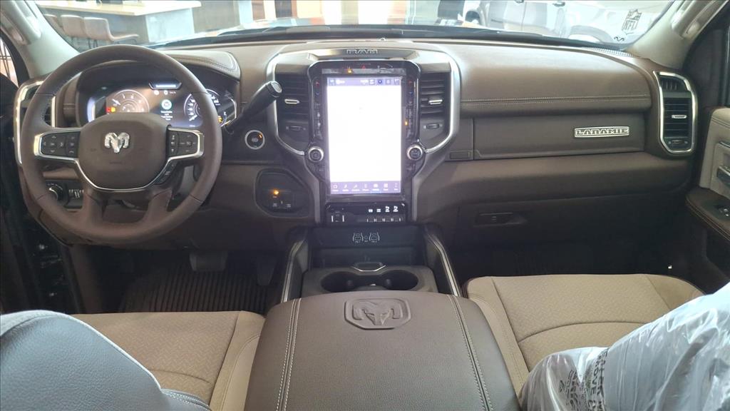 2500 6.7 I6 TURBO DIESEL LARAMIE CD 4X4 AUTOMÁTICO6