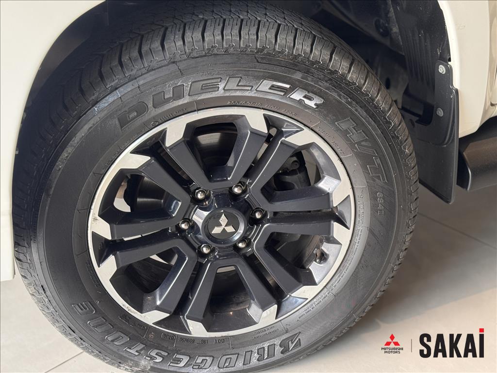 Mitsubishi-L200 TRITON-2.4 16V TURBO DIESEL SPORT HPE CD 4P 4X4 AUTOMÁTICO