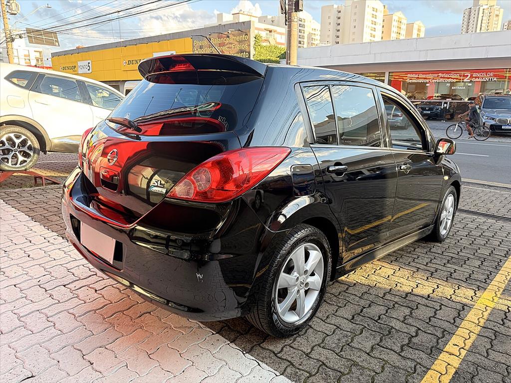 Nissan Tiida - 1.8 SL 16V FLEX 4P MANUAL
