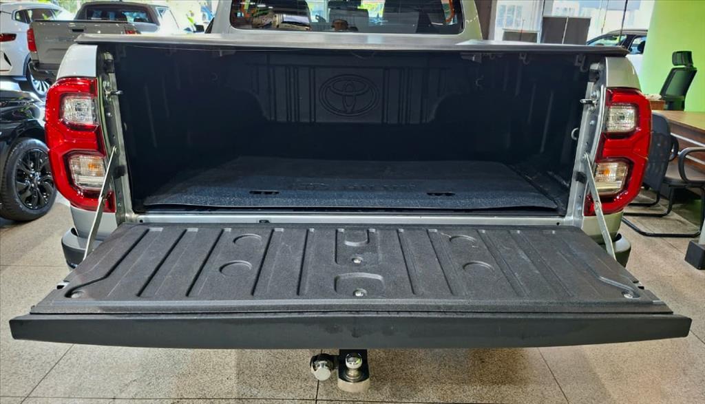 HILUX 2.8 D-4D TURBO DIESEL CD SRX PLUS 4X4 AUTOMÁTICO7