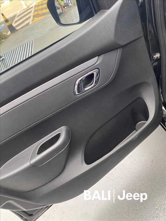 KWID 1.0 12V SCE FLEX OUTSIDER MANUAL