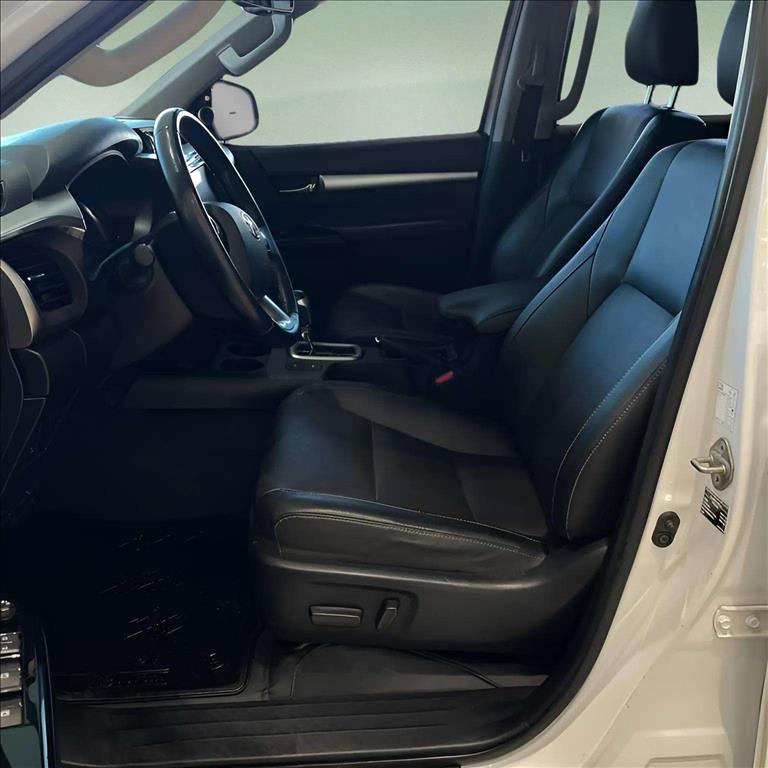 HILUX 2.8 D-4D TURBO DIESEL CD SRX 4X4 AUTOMÁTICO8