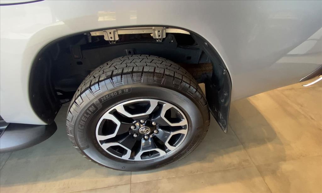 HILUX 2.8 D-4D TURBO DIESEL CD SRV 4X4 AUTOMÁTICO18