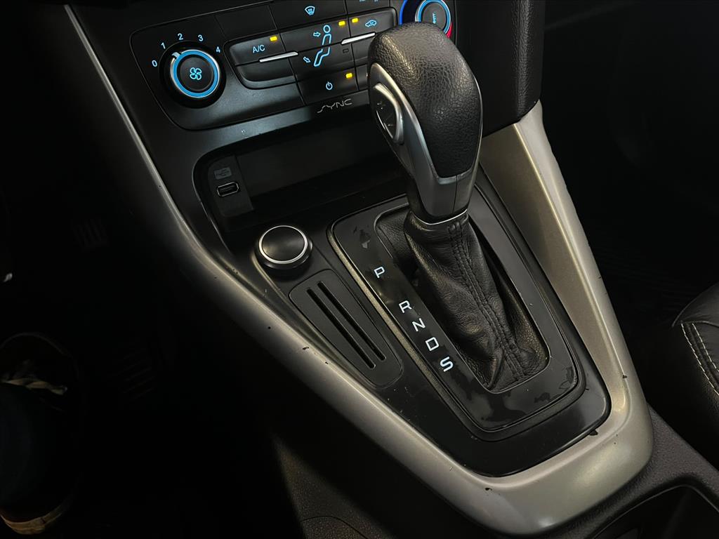 FOCUS 2.0 SE PLUS FASTBACK 16V FLEX 4P POWERSHIFT13
