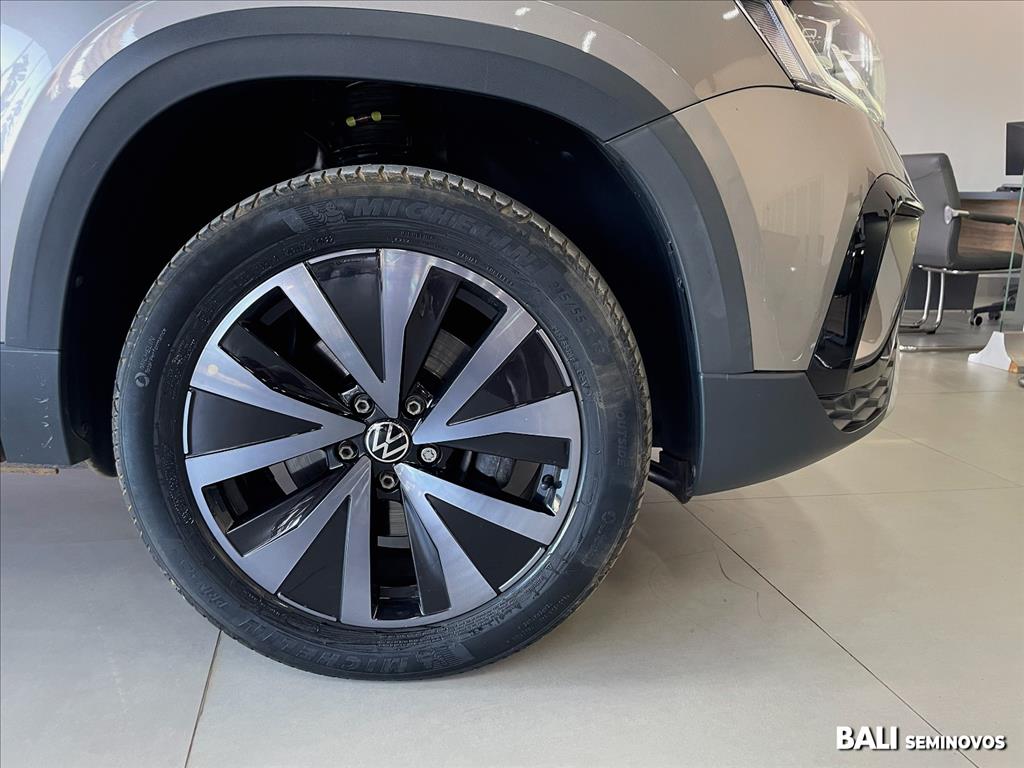 TAOS 1.4 250 TSI TOTAL FLEX HIGHLINE AUTOMÁTICO8