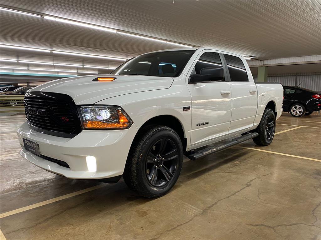 CLASSIC 5.7 V8 GASOLINA LARAMIE CD 4X4 AUTOMÁTICO