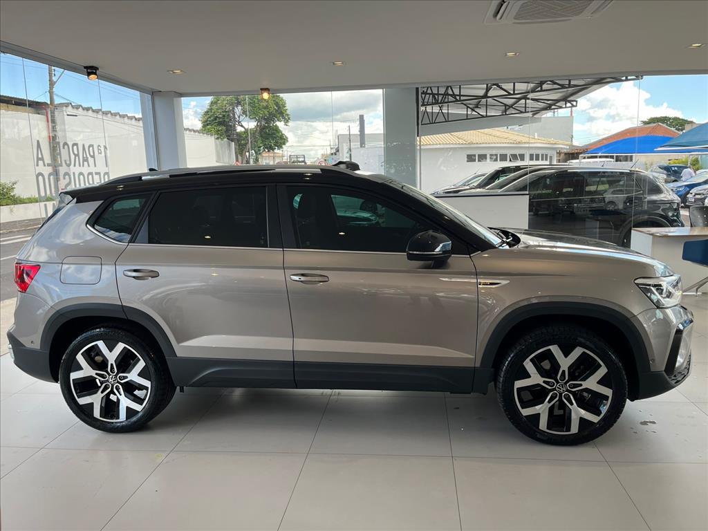TAOS 1.4 250 TSI TOTAL FLEX HIGHLINE AUTOMÁTICO3