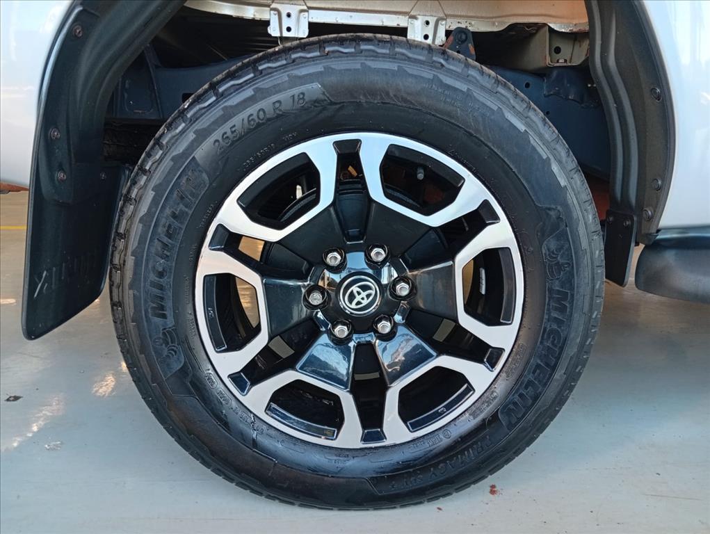 HILUX 2.8 D-4D TURBO DIESEL CD SRX 4X4 AUTOMÁTICO8