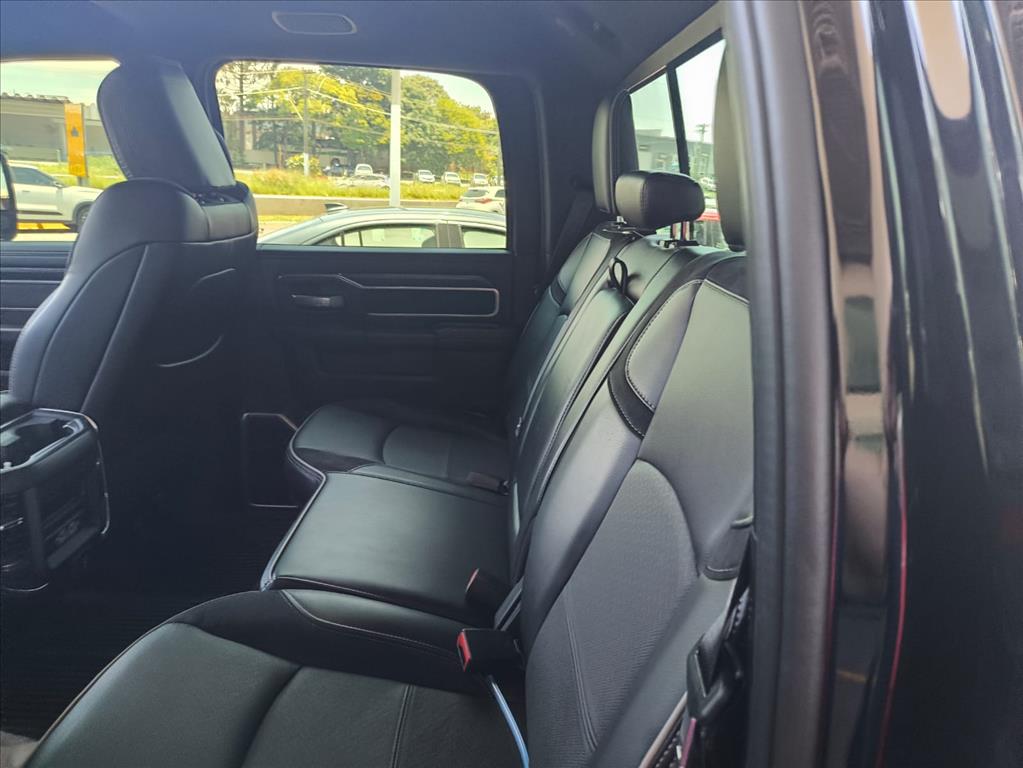 2500 6.7 I6 TURBO DIESEL LARAMIE NIGHT EDITION CD 4X4 AUTOMÁTICO12