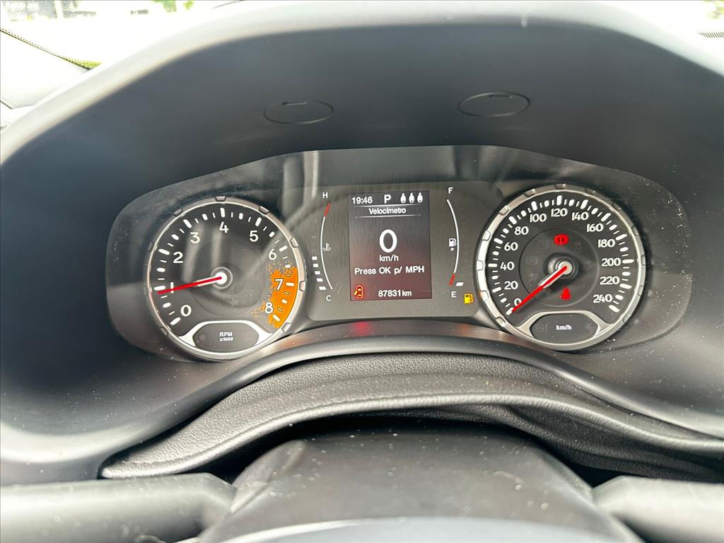 RENEGADE 1.8 16V FLEX SPORT 4P AUTOMÁTICO11