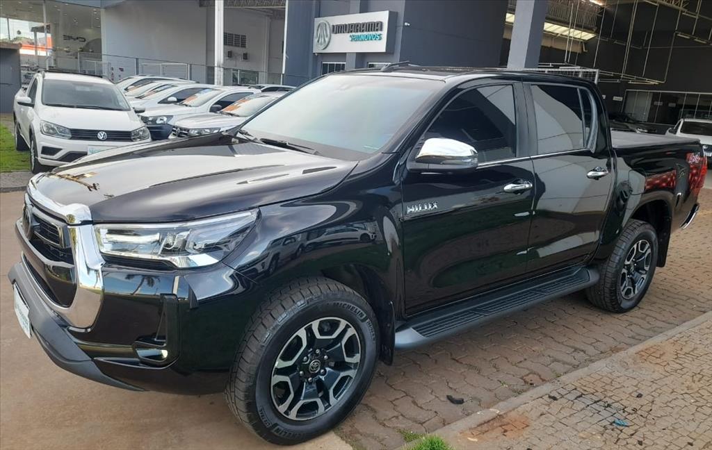 HILUX 2.8 D-4D TURBO DIESEL CD SRX 4X4 AUTOMÁTICO