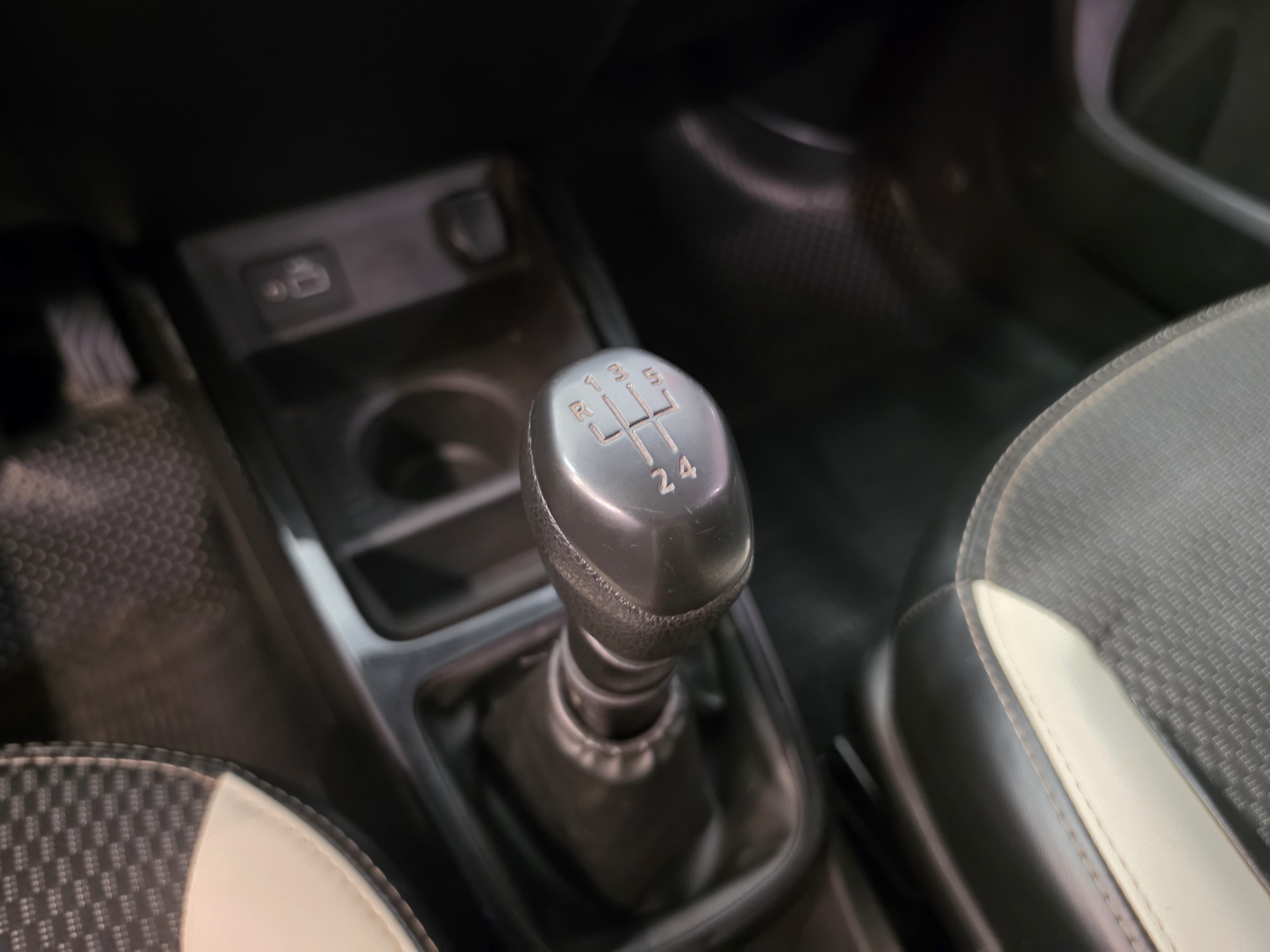 KWID 1.0 12V SCE FLEX INTENSE MANUAL10