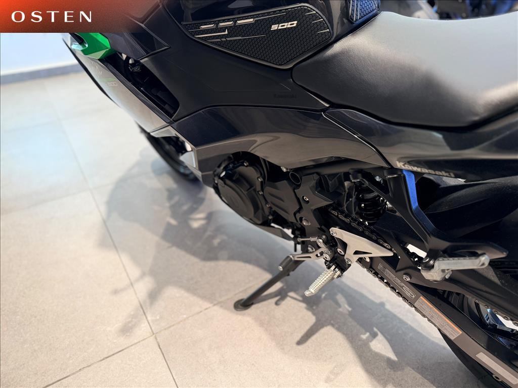 KAWASAKI-NINJA-500