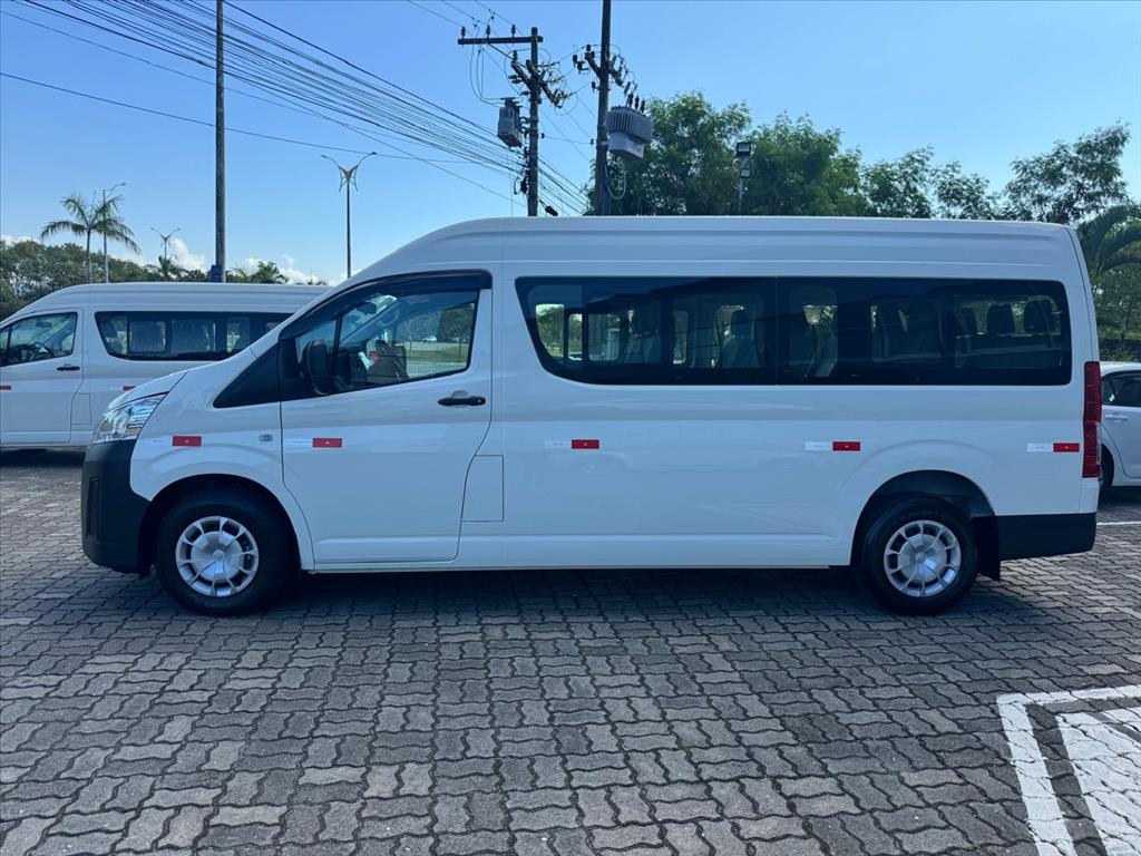 HIACE 2.8 D-4D TURBO DIESEL MINIBUS 15+1 DX AUTOMÁTICO7