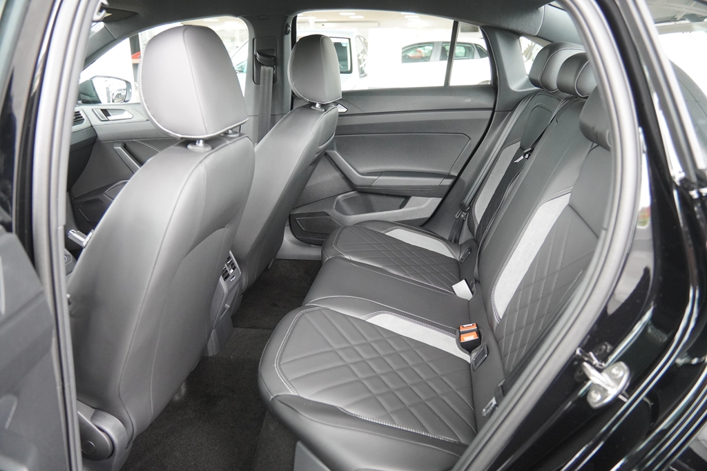 VIRTUS 1.4 250 TSI EXCLUSIVE AUTOMÁTICO7