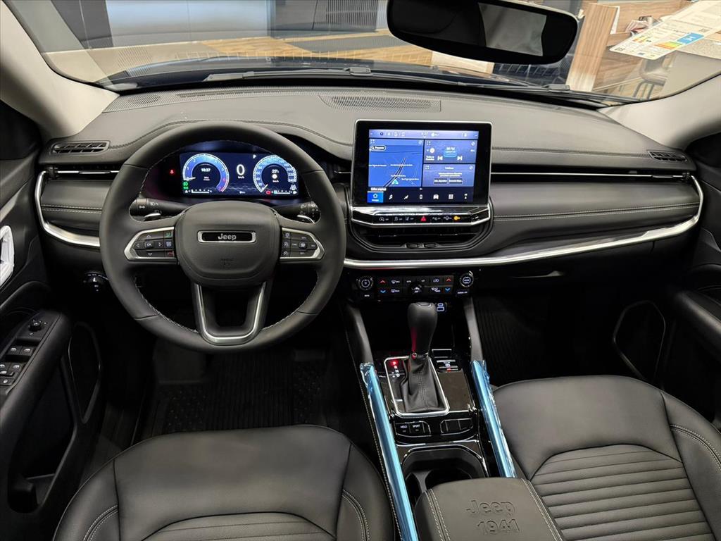 COMMANDER 1.3 T270 TURBO FLEX LONGITUDE AT64