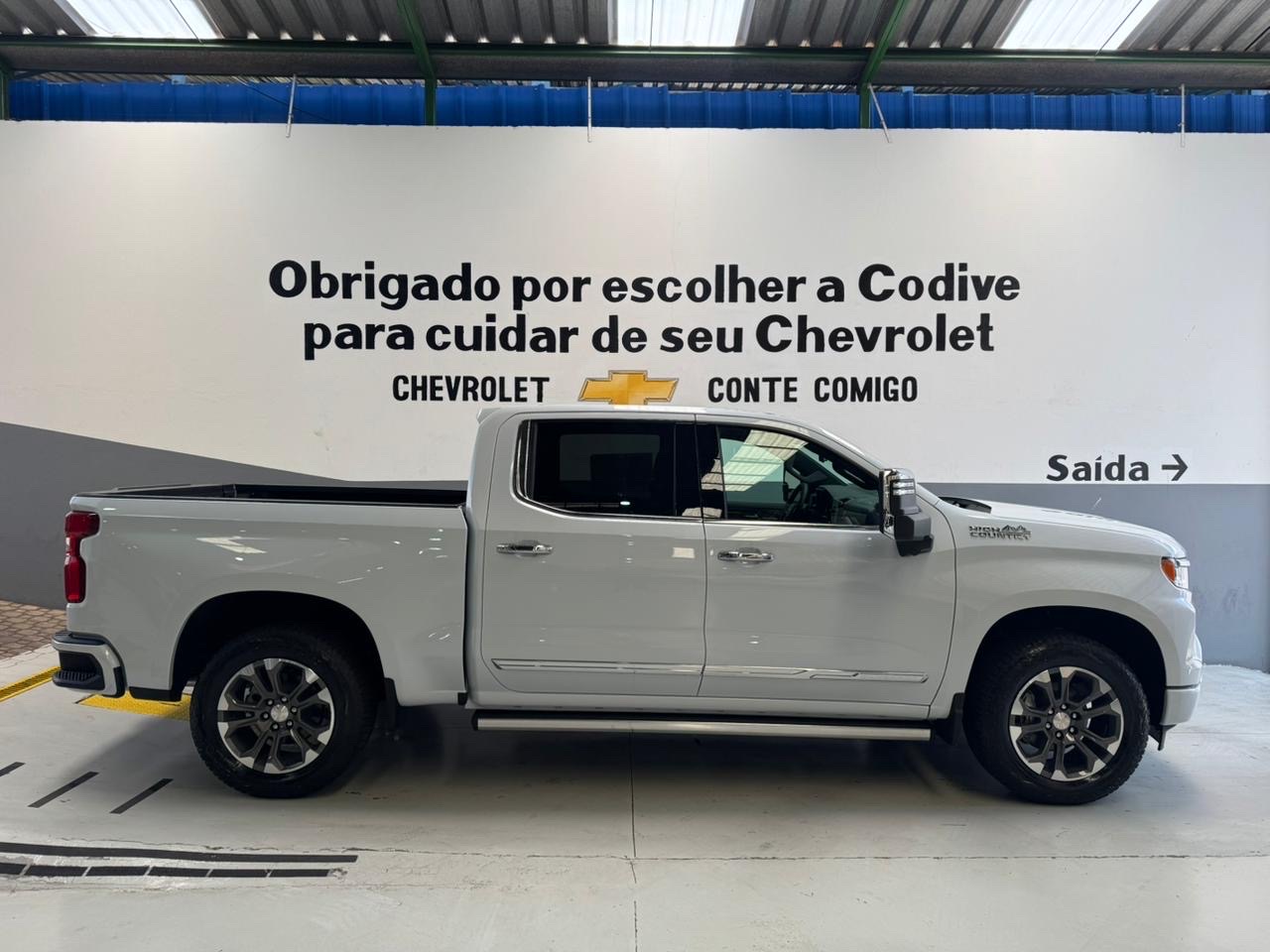 SILVERADO 5.3 V8 GASOLINA 1500 HIGH COUNTRY 4X4 AUTOMÁTICO3