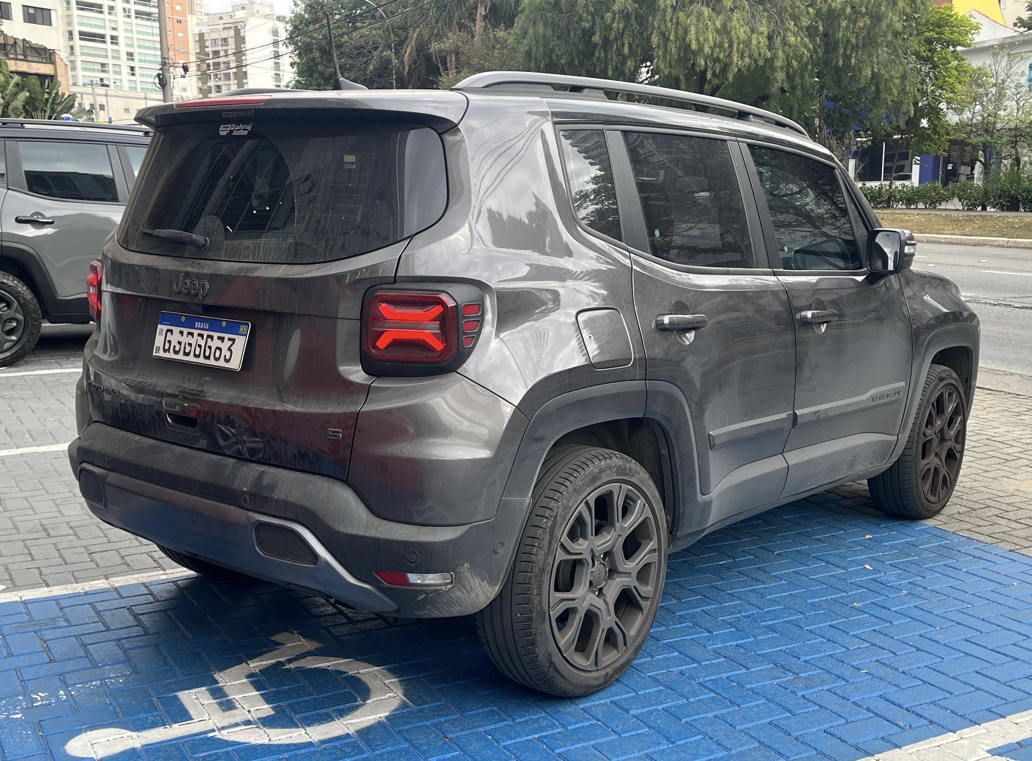 RENEGADE 1.3 T270 TURBO FLEX S 4X4 AT93