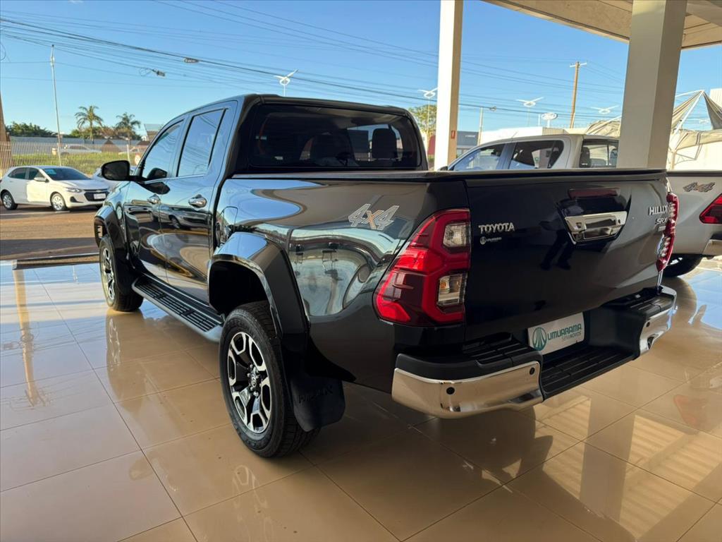HILUX 2.8 D-4D TURBO DIESEL CD SRX 4X4 AUTOMÁTICO3