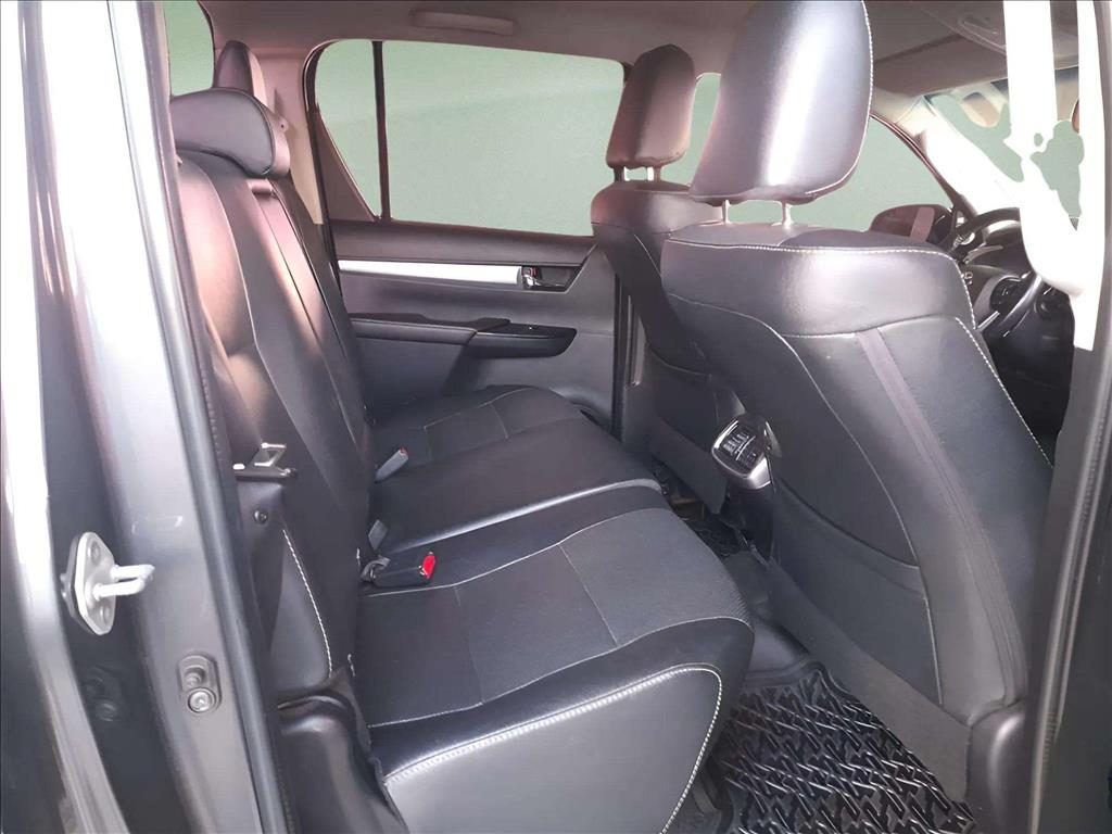 HILUX 2.8 D-4D TURBO DIESEL CD SRX 4X4 AUTOMÁTICO7