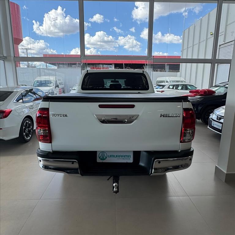 HILUX 2.8 D-4D TURBO DIESEL CD SR 4X4 AUTOMÁTICO5