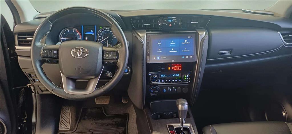 HILUX SW4 2.8 D-4D TURBO DIESEL SRX 7L 4X4 AUTOMÁTICO3