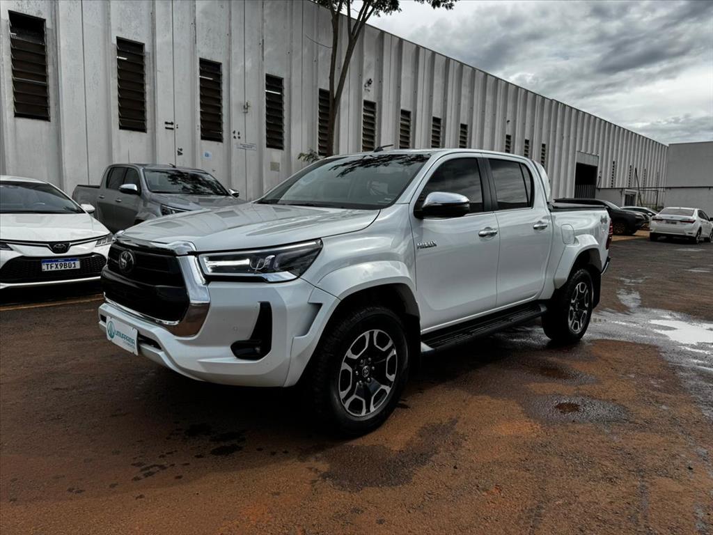 HILUX 2.8 D-4D TURBO DIESEL CD SRX 4X4 AUTOMÁTICO