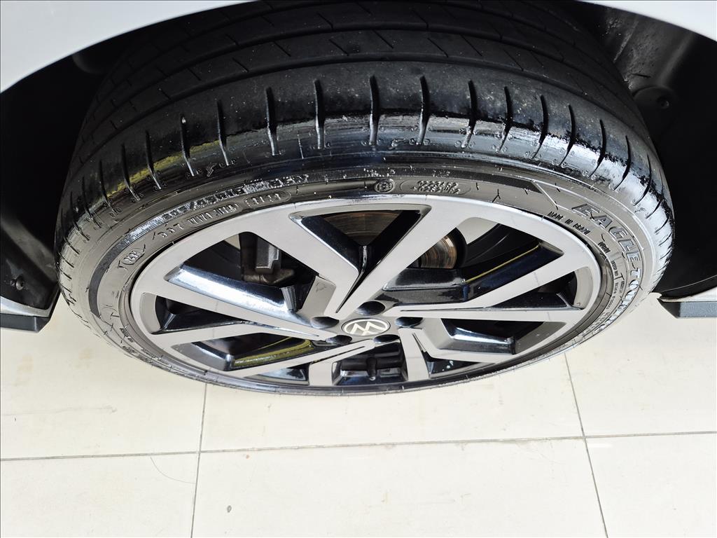 Foto ilustrativa do carro