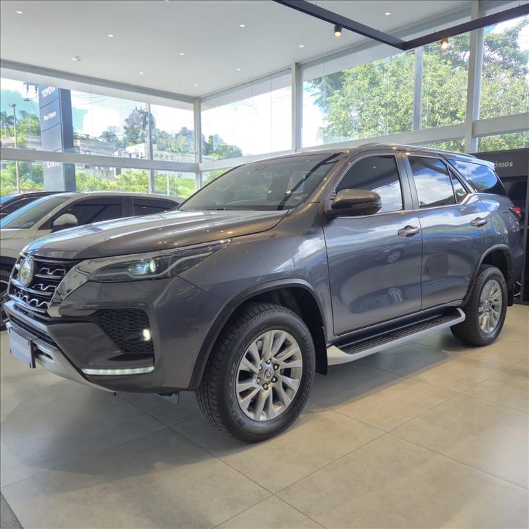 HILUX SW4 2.8 D-4D TURBO DIESEL SRX 7L 4X4 AUTOMÁTICO2