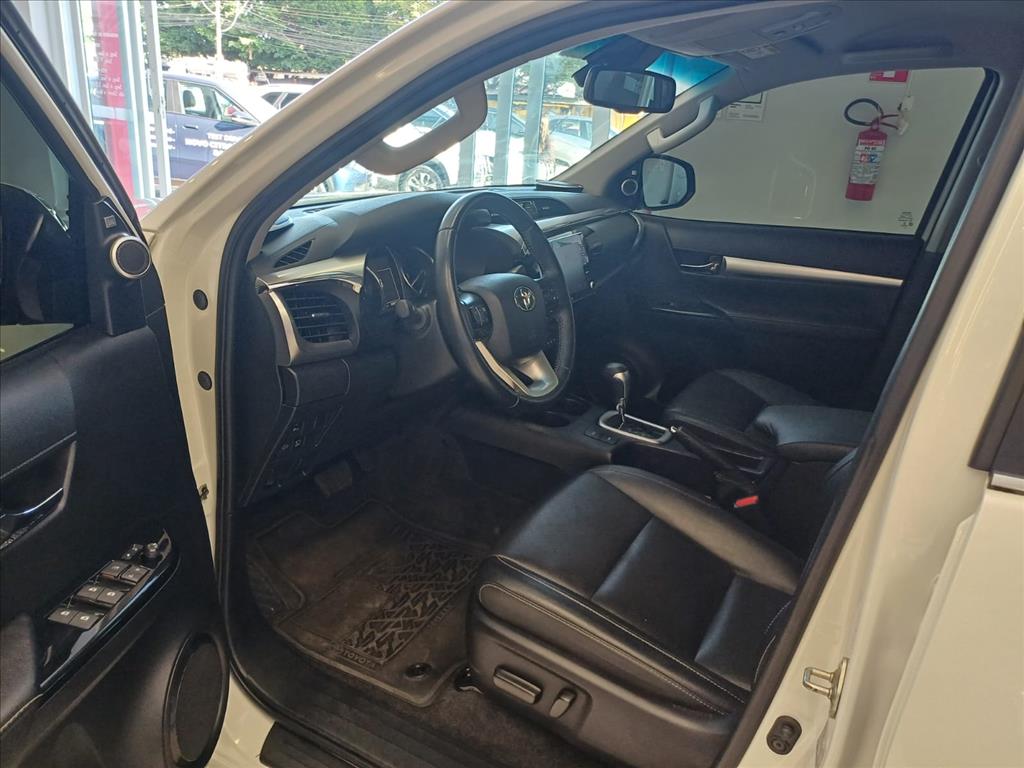 HILUX 2.8 D-4D TURBO DIESEL CD SRX 4X4 AUTOMÁTICO HILUX 2.8 D-4D TURBO DIESEL CD SRX 4X4 AUTOMÁTICO