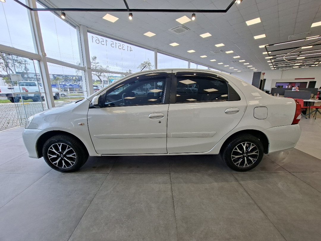 ETIOS 1.5 XS SEDAN 16V FLEX 4P AUTOMÁTICO6