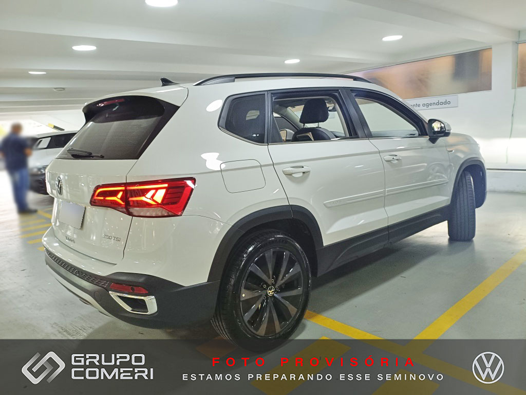 TAOS 1.4 250 TSI TOTAL FLEX COMFORTLINE AUTOMÁTICO1