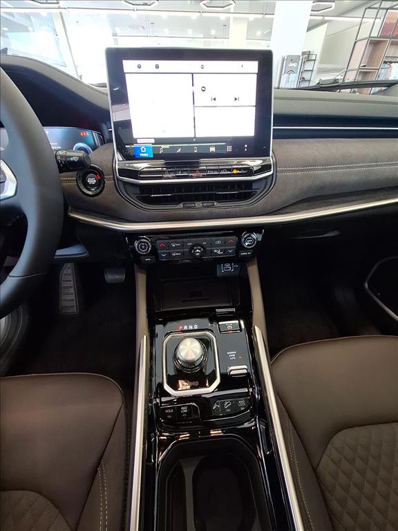 COMMANDER 2.2 TURBO DIESEL OVERLAND AT97