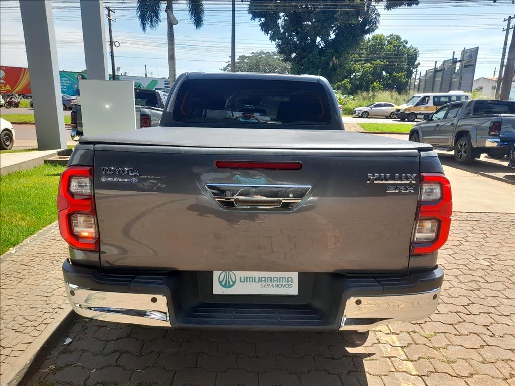 HILUX 2.8 D-4D TURBO DIESEL CD SRX 4X4 AUTOMÁTICO4