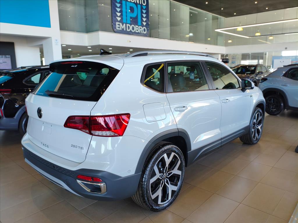TAOS 1.4 250 TSI TOTAL FLEX HIGHLINE AUTOMÁTICO