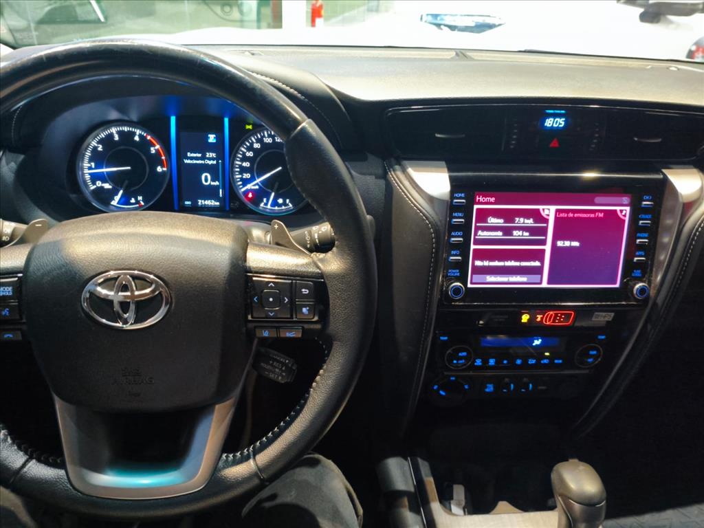 HILUX SW4 2.8 D-4D TURBO DIESEL SRX 7L 4X4 AUTOMÁTICO16